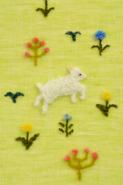 フェルト作家Yurinokoの子羊のフェルトイラスト